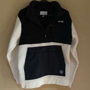 Welcome Bone(white) & Black Half Zip Fleece Jacket